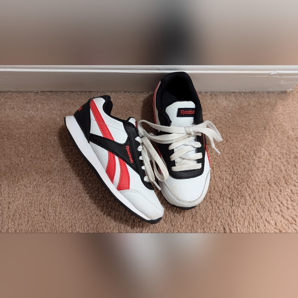 Worn. Kids Reebok Tieup Sneakers. Size 11